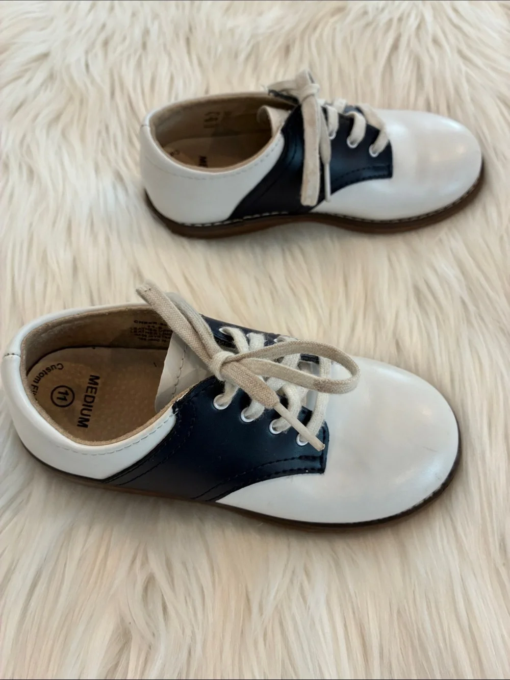 FootMates Toddler Cheer White and Navy Saddle Shoes